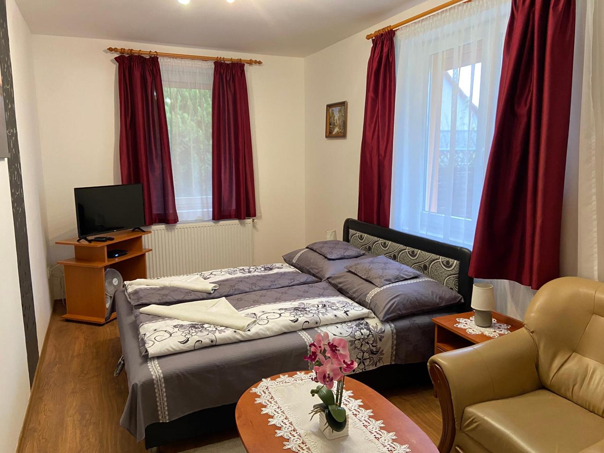 Vadrozsa Vendeghaz-Apartman Demjén Dış mekan fotoğraf